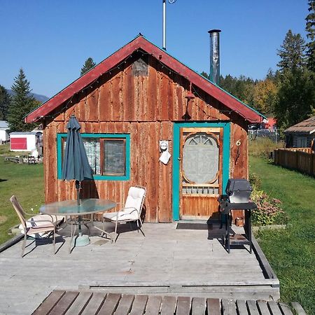 Steamboat Mountain Chalets Hotel Spillimacheen Esterno foto