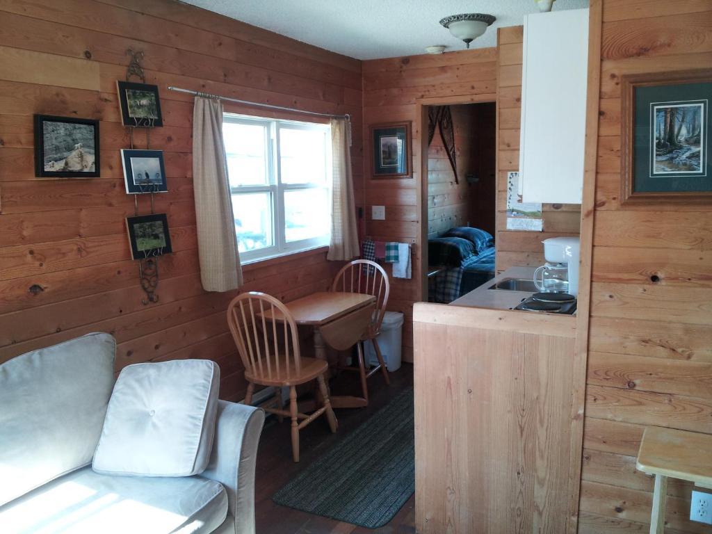 Steamboat Mountain Chalets Hotel Spillimacheen Camera foto