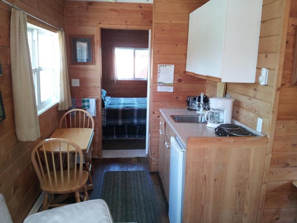 Steamboat Mountain Chalets Hotel Spillimacheen Camera foto