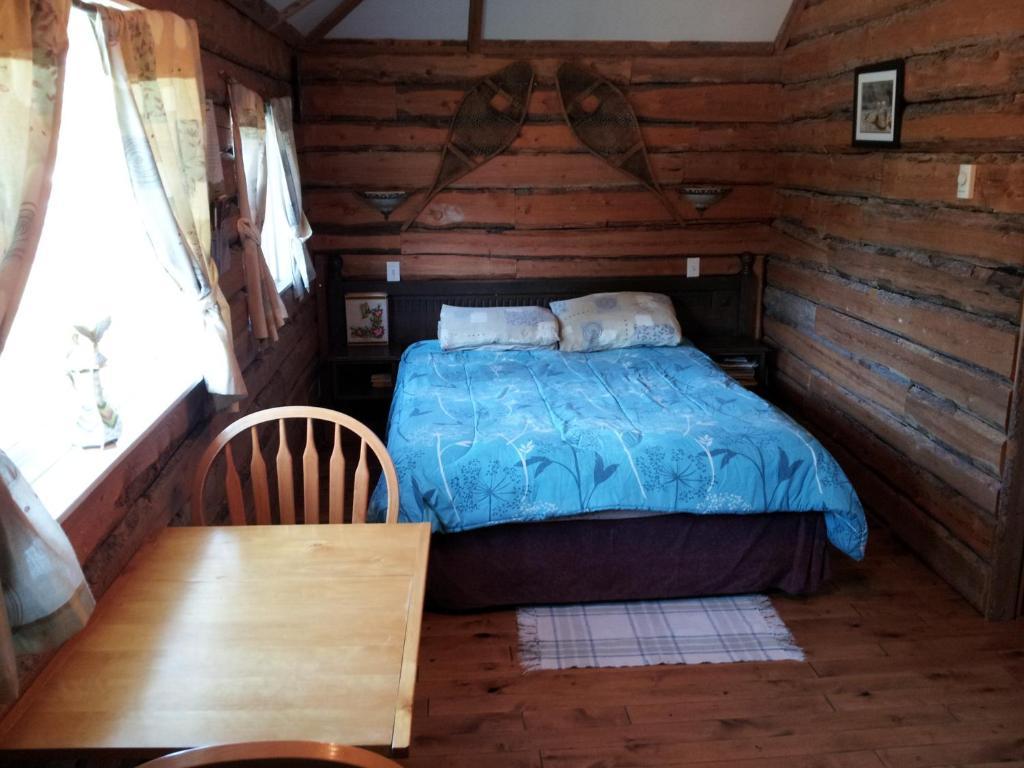 Steamboat Mountain Chalets Hotel Spillimacheen Camera foto