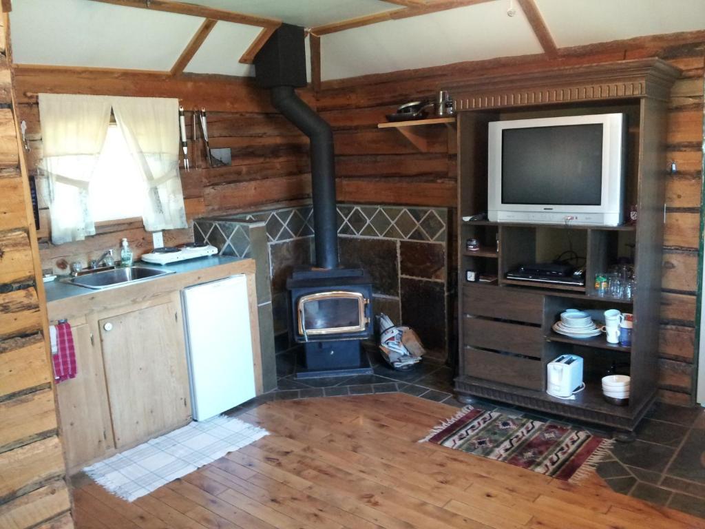 Steamboat Mountain Chalets Hotel Spillimacheen Camera foto