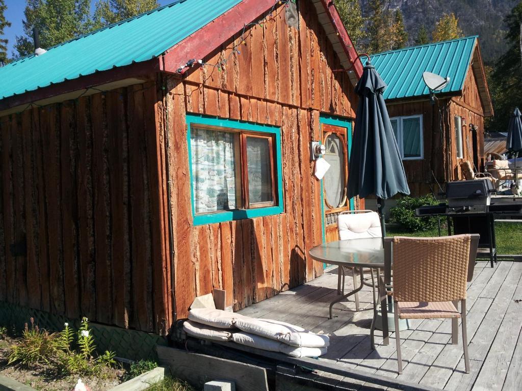 Steamboat Mountain Chalets Hotel Spillimacheen Esterno foto