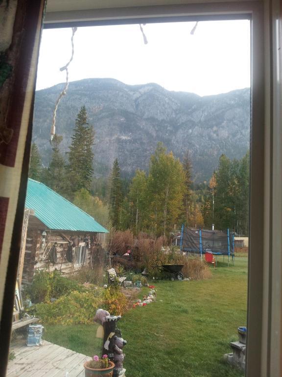 Steamboat Mountain Chalets Hotel Spillimacheen Esterno foto